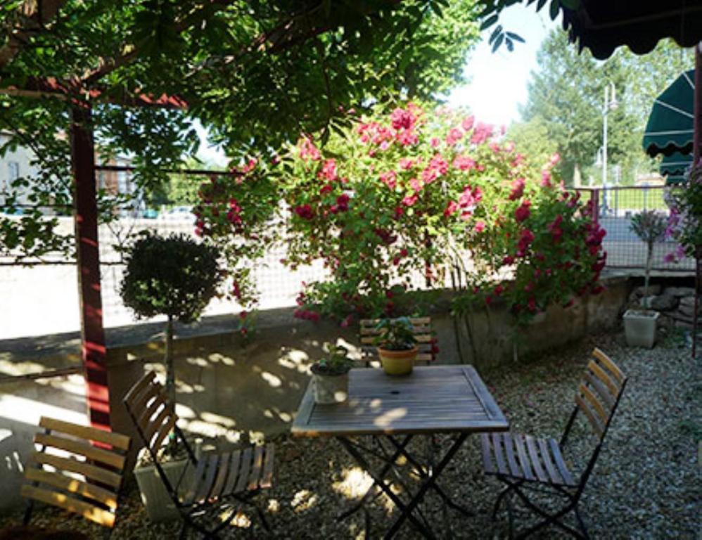Hostellerie D'Heloise Logis Κλυνύ Εξωτερικό φωτογραφία